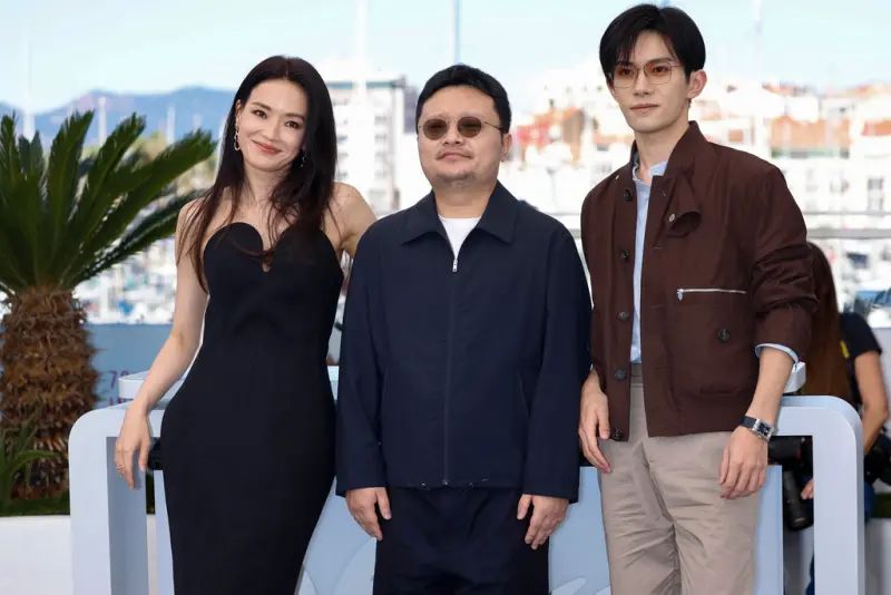 舒淇及易烊千玺主演、毕赣执导的《狂野时代》获颁新增设的特别奖